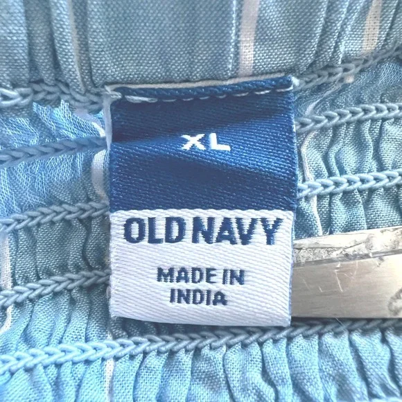 Old Navy Blouse Womens XL Blue Striped Smocked Ruched Sweetheart Neck Top New - Picture 3 of 6